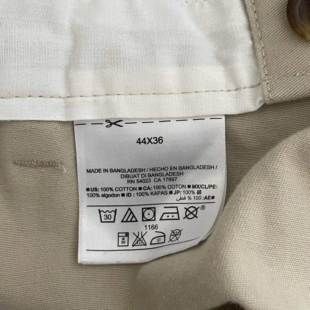 Old Navy Tan Chinos Classic and Comfortable (44x36)